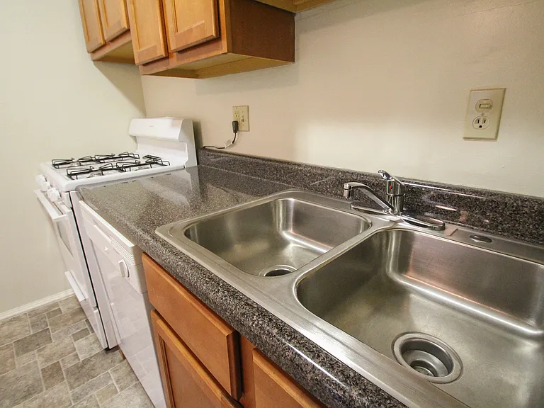 Colonial Ridge — Photo 103