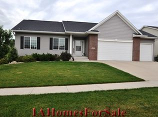 5003 Windmill Dr SW, Cedar Rapids, IA 52404