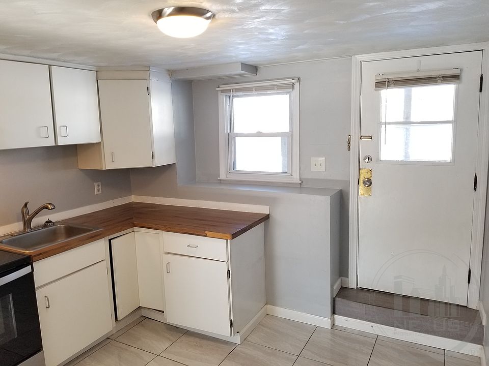 77 Newell St 1stflr 1b/1b Renovated Newfloors Freshpaint Nopets Prkg