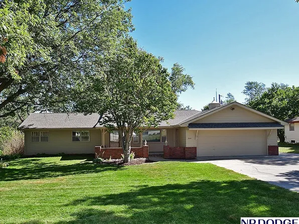 2041 N 94th St, Omaha, NE 68134
