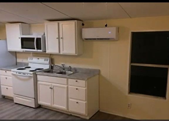 5th image of 4900 Fausett Dr #3