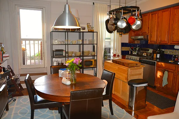 Rented by Oak Tree LLC | media 20