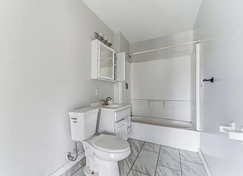 5th image of 112 Harrison St #2