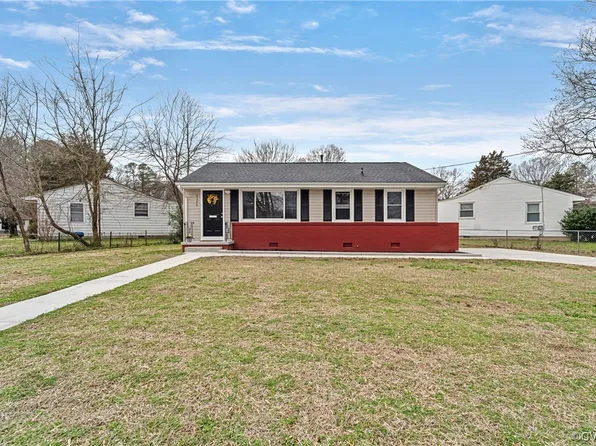 2306 N Whitehill Dr, Petersburg, VA 23803
