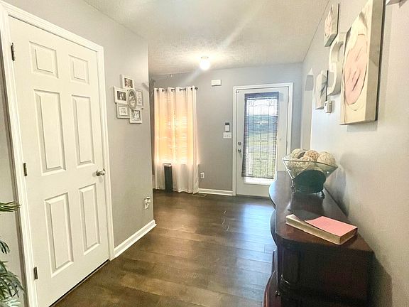 4th image of 483 Ritchie Dr