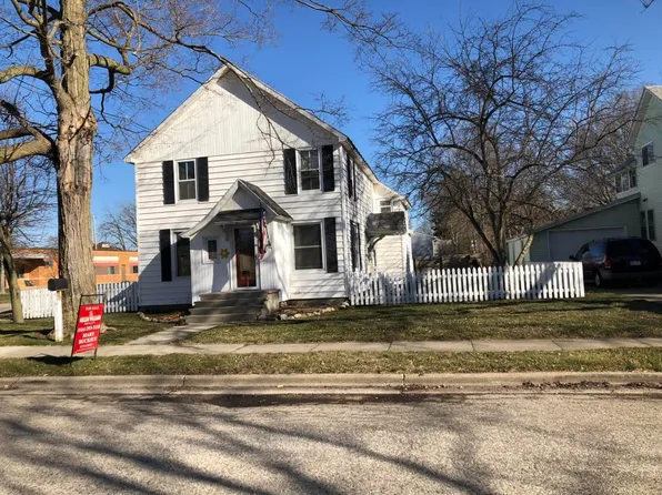 523 Elm St SE, Lowell, MI 49331