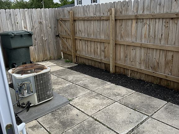 4th image of 2472 Winding Hills Dr
