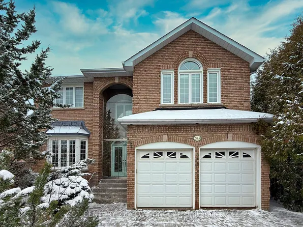 38 A Avonlea Pl, Richmond Hill, ON L4B 3N8