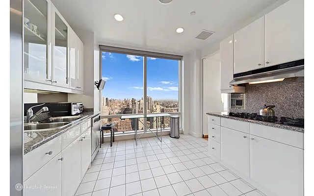 Rented by Douglas Elliman | media 7