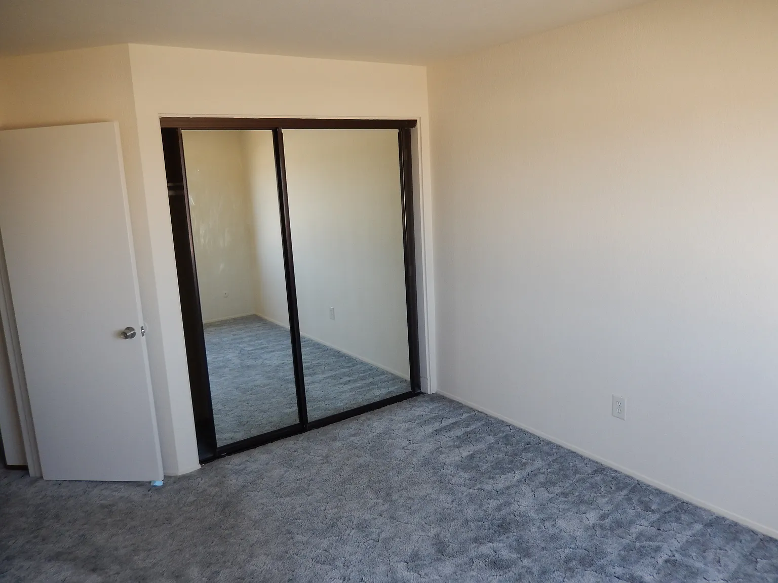 4467 Valeta St — Photo 2