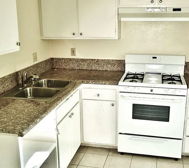 1533 S Del Mar Ave #K — Photo 12