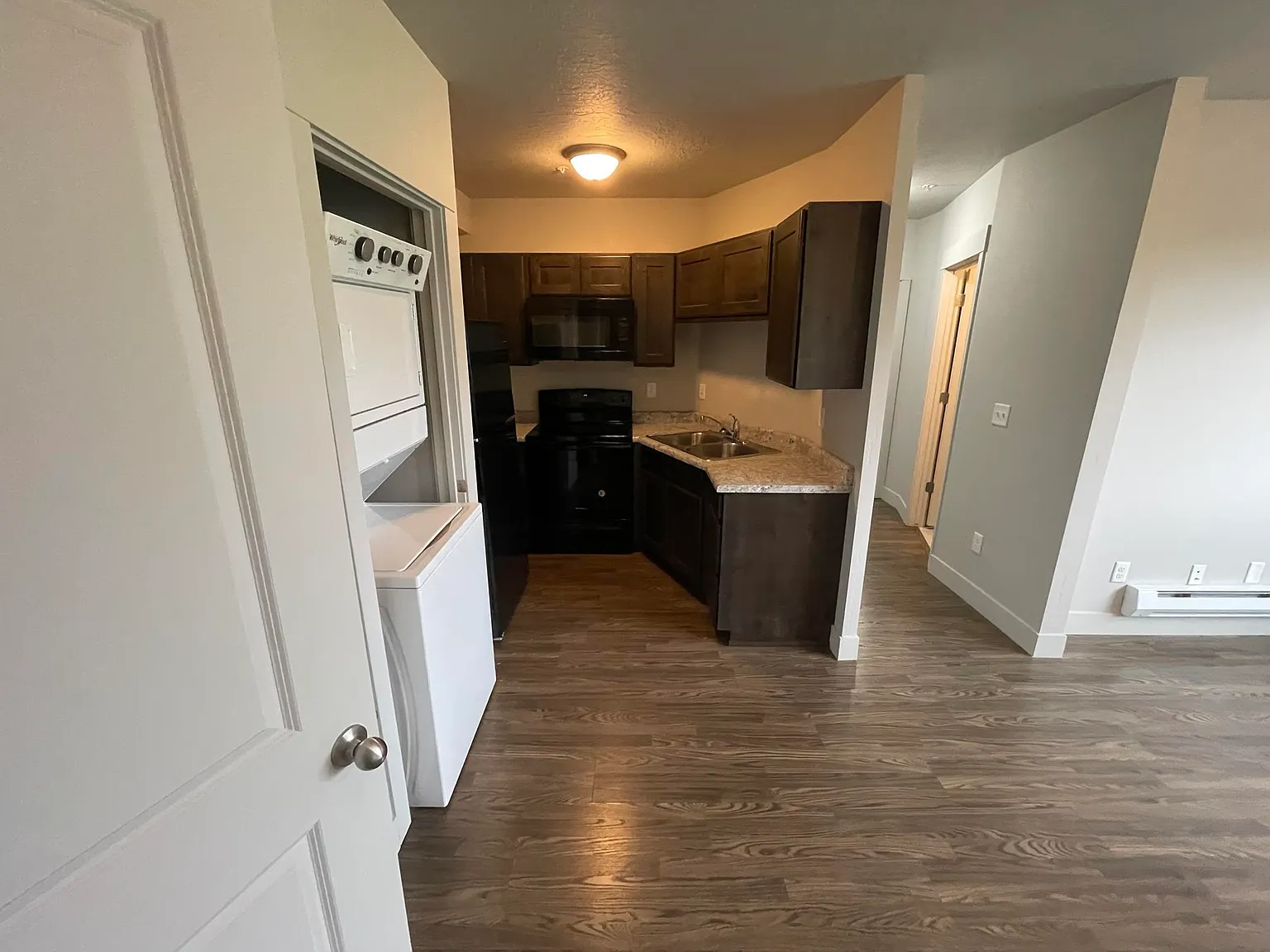 2 bed, 672 sqft, $1,175 — Photo 2