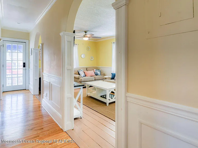 18 Abbott Ave #MAIN HOUSE — Photo 29