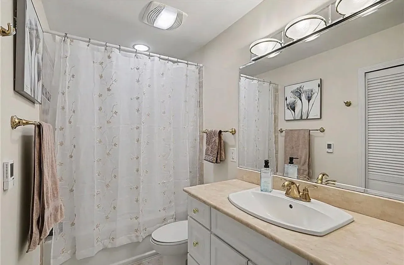 2 bed, 1100 sqft, $1,950 — Photo 1
