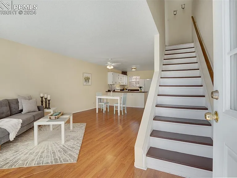 1920 Giltshire Dr — Photo 2