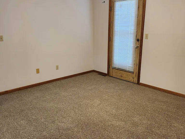 4059 S Franklin Ave — Photo 16