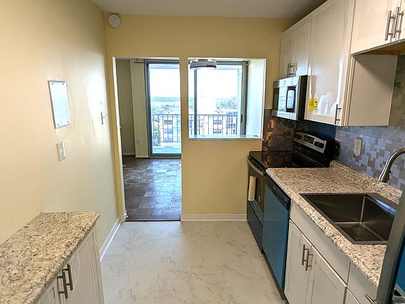 5th image of 2059 Huntington Ave APT 1203