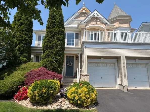 4 Spinnaker Dr, South Amboy City, NJ 08879