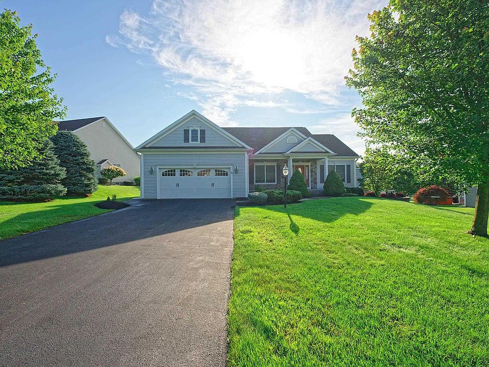 1st image of 21 Brighton Dr