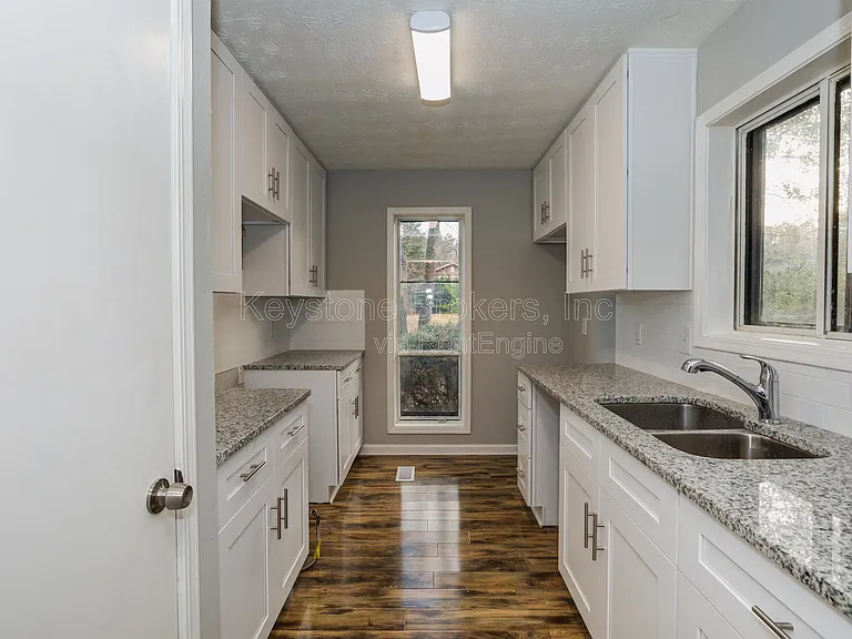 2700 Creekview Point NW — Photo 9