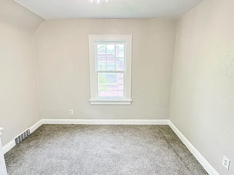 804 Alvison Rd — Photo 22