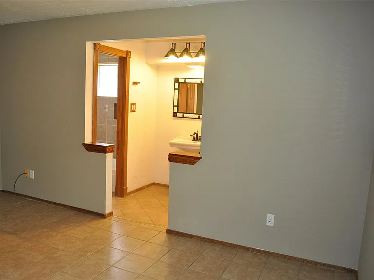22411 Merrymount Dr — Photo 13