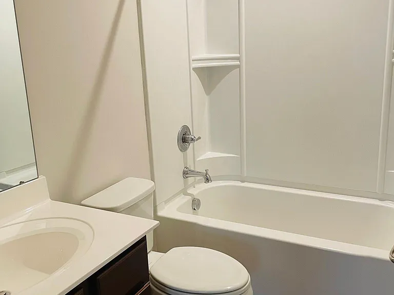 111 Roundtree Dr — Photo 11
