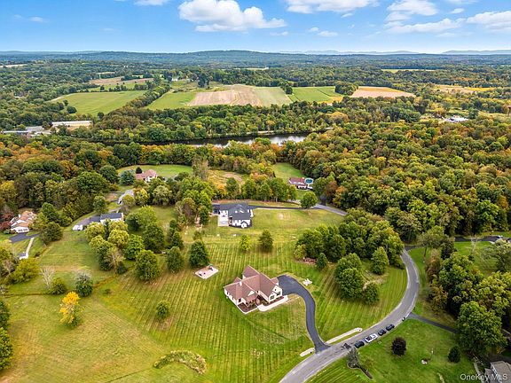 5th image of 11 Knolls Road