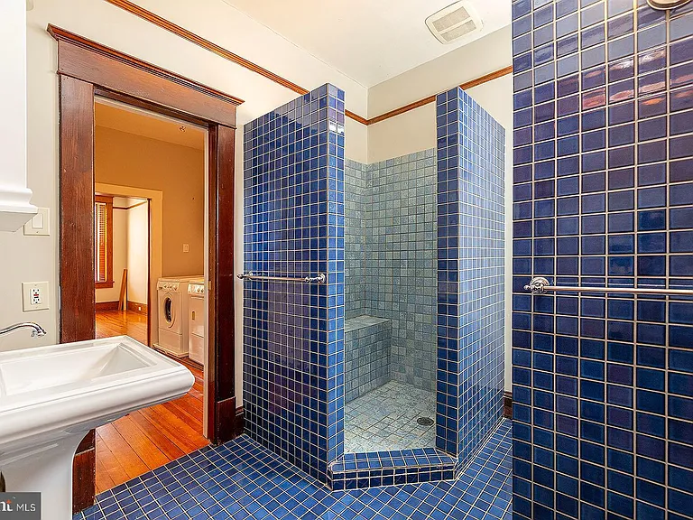 7 N Loudoun St #1/2 — Photo 31