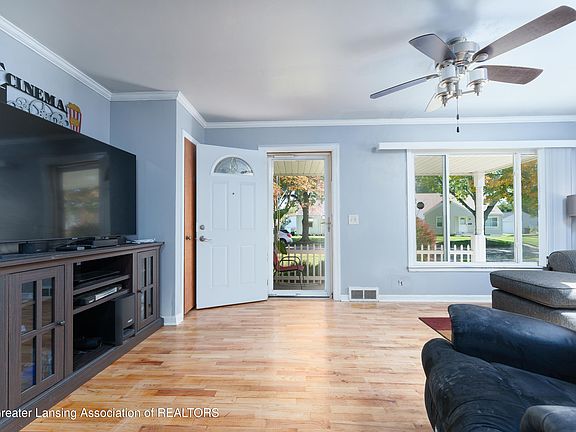 4th image of 821 Andrus Ave