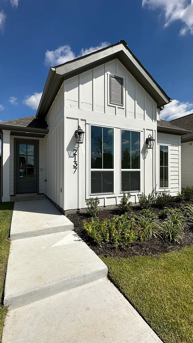 Building Photo - 2137 Eastus Ln