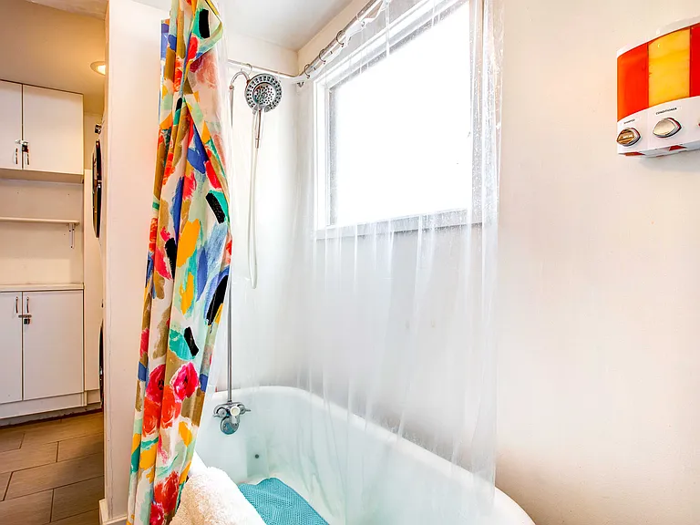 506 N Fairview St — Photo 10