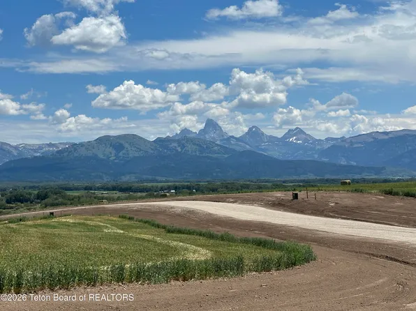 4 Solstice Cir, Tetonia, ID 83452