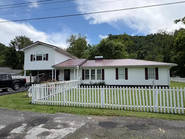 137 Clinch St, Cedar Bluff, VA 24609