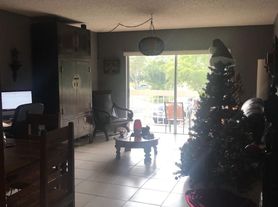 7722 Camino Real E