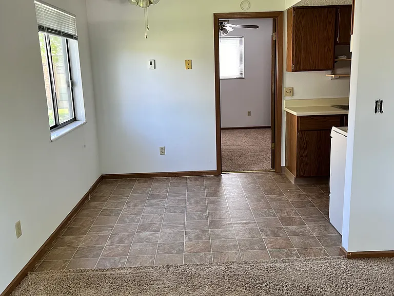 404 N Hesperia St #C — Photo 2