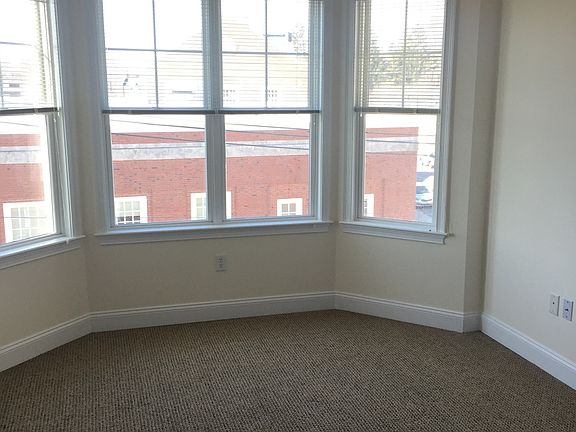 5th image of 32 Guild St Unit 201