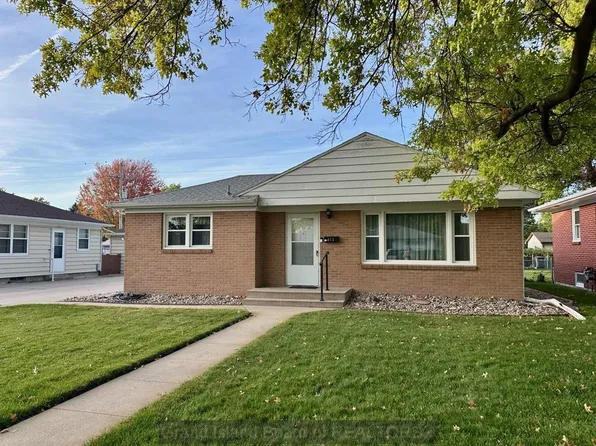 212 E 20th St, Grand Island, NE 68801