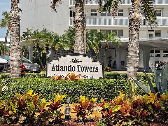 2nd image of 1920 S Ocean Drive #709