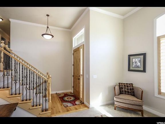 2nd image of 905 E Carson Garden Ln