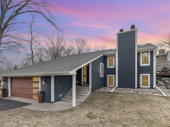 25 Oak Shore Dr, Burnsville, MN 55306