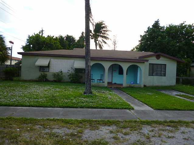 1st image of 230 NW 189th Ter