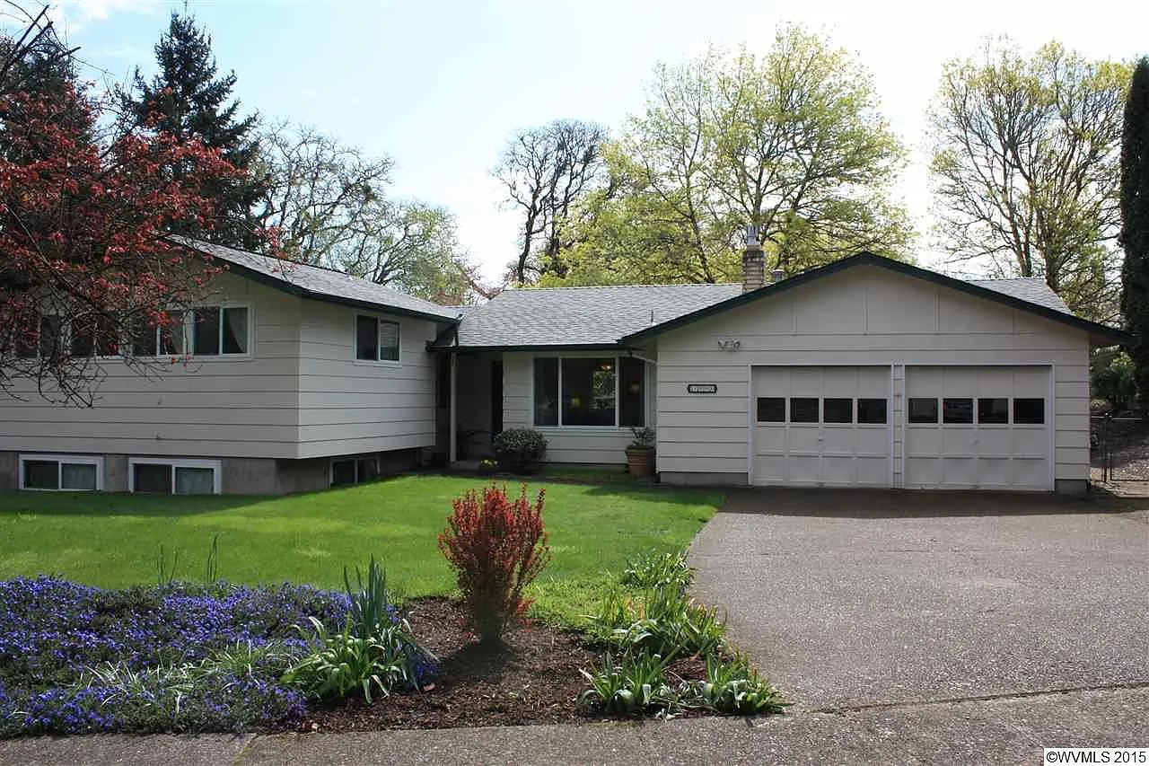 3990 NW Jameson Dr photo 1