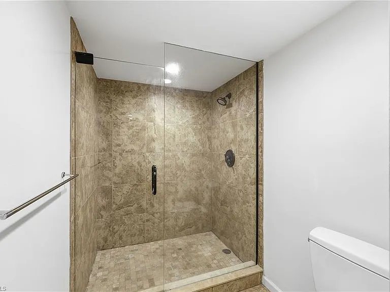 4551 Gulf Shore Blvd N #200 — Photo 19