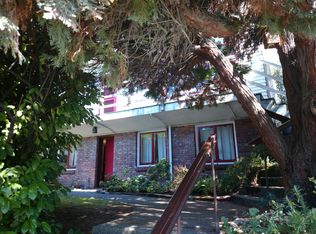 5220 11th Ave NE, Seattle, WA 98105