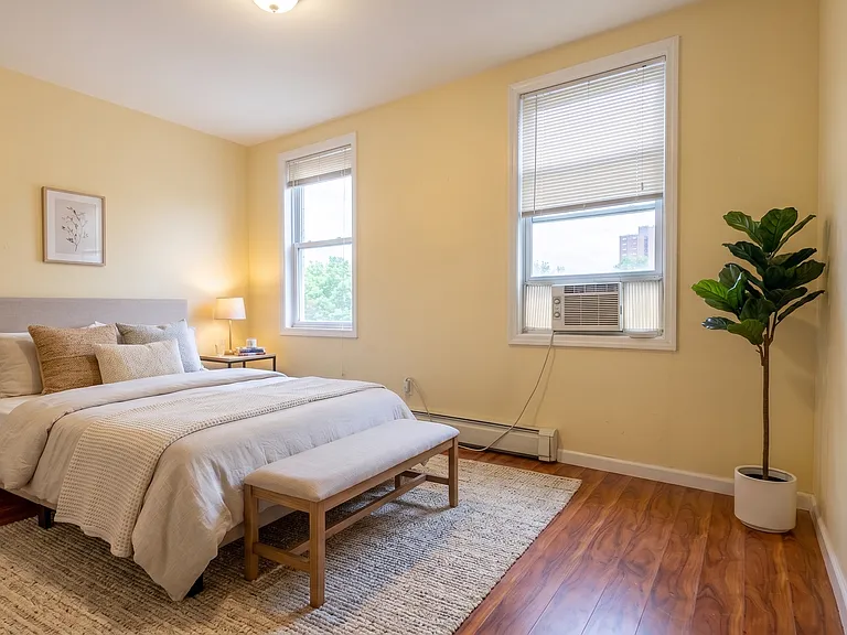 51.5 Cottage St #2C — Photo 1