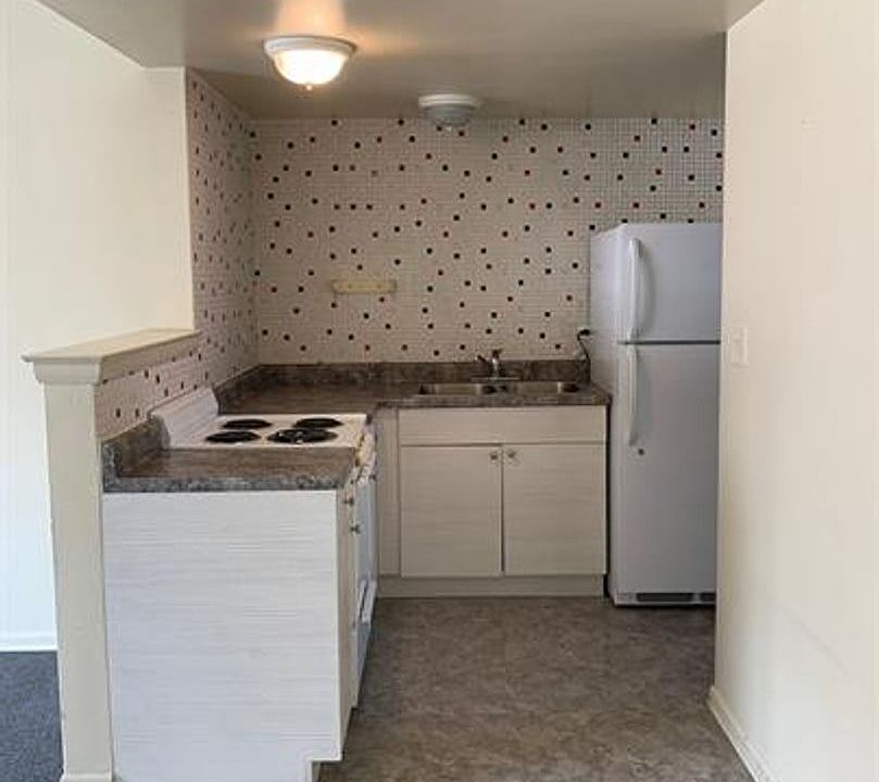 1st image of 1419 N Broadway Ave #6