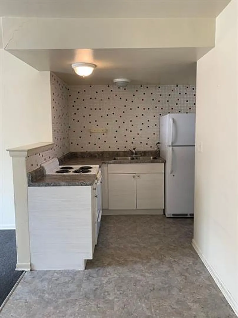 1419 N Broadway Ave #6 photo 1