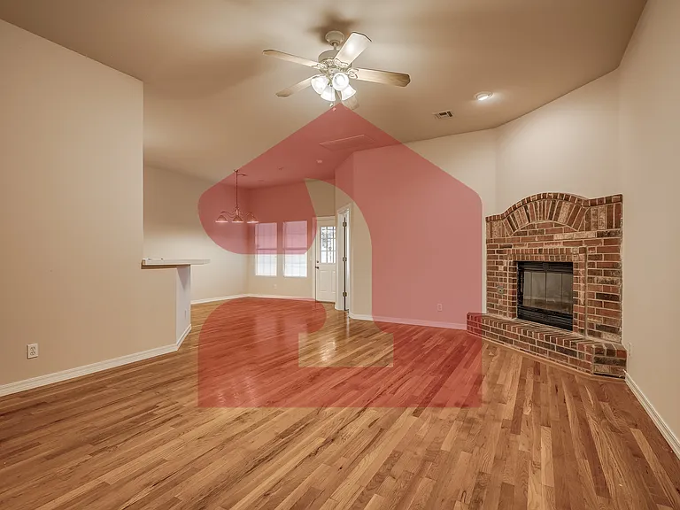2711 Silvertree Dr — Photo 8