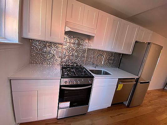 5th image of 439 Hicks St APT 6C